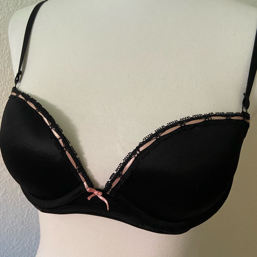 Victoria’s Secret Sexy little things bra